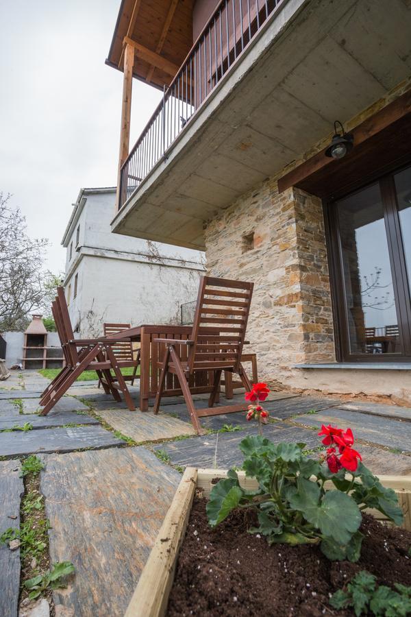 Maison d'hôtes Os Feleitos à Orellán Extérieur photo
